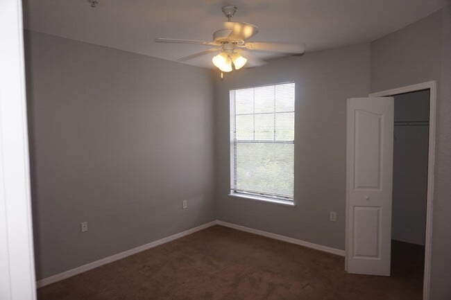 Building Photo - Newly Remodeled 1/1 in Serenata @ Metrowest