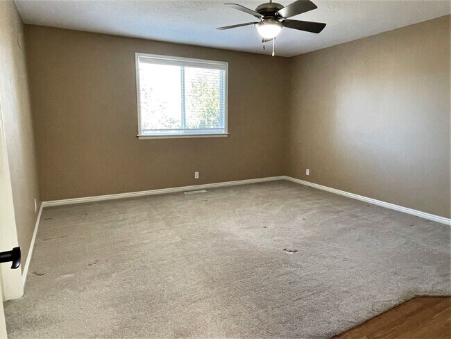 Building Photo - Beautiful 2 bed 2 bath home in the Woodbri...