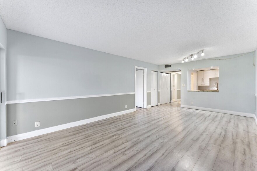 Building Photo - 9370 SW 8th St