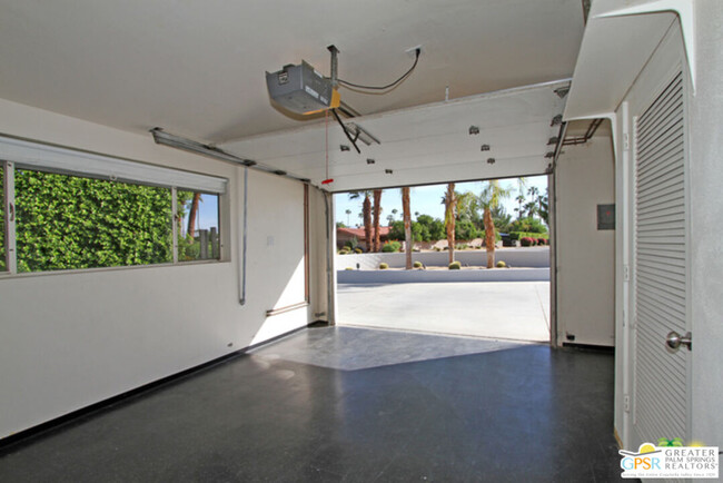 Building Photo - 1415 S Calle Marcus
