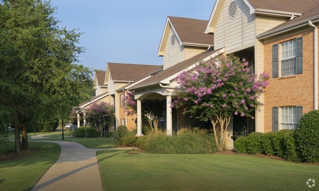 Building Photo - MAGNOLIAS AT HERNANDO