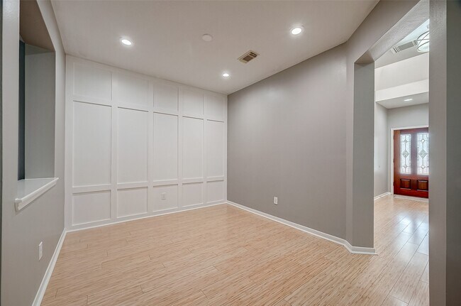 Building Photo - 2802 Burgess Hill Ct