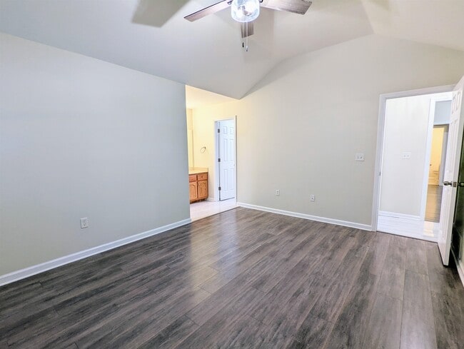 Building Photo - 6498 Glastonburg Ln