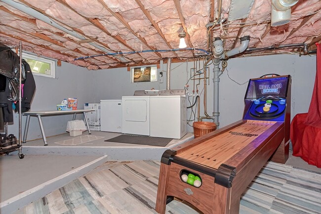 Building Photo - Winter Rental: Ryal Side in Beverly (Utili...