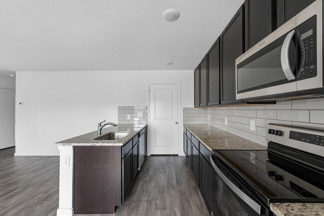 Building Photo - 12998 Sorrento Bay Dr