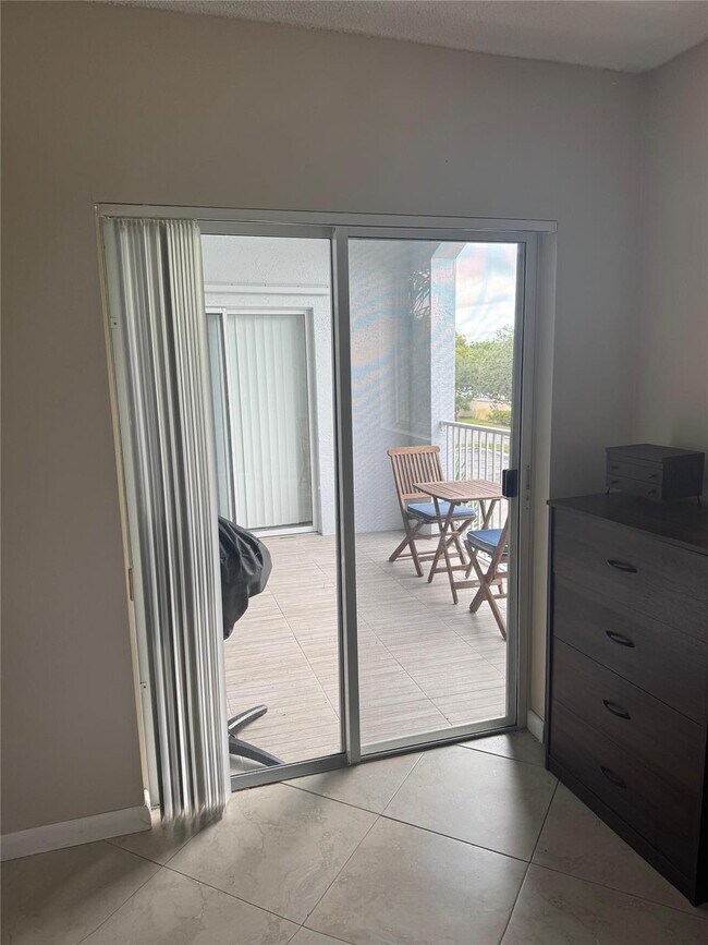 Building Photo - 2600 S University Dr