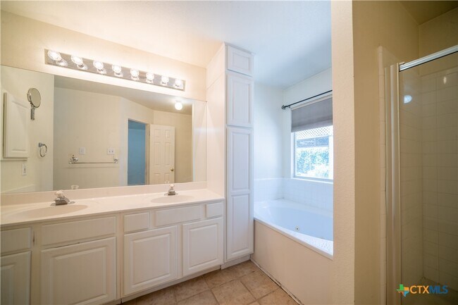 Building Photo - 1131 River Rock