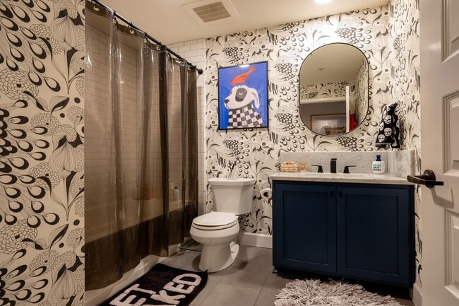 Building Photo - 10648 Woodbridge St