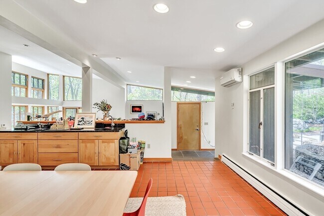 Building Photo - 15 Trotting Horse Dr