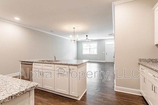 Building Photo - 18 Alderly Wy