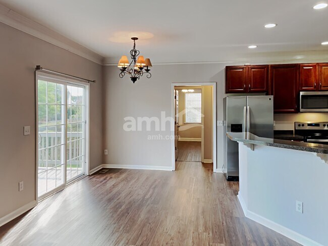 Building Photo - 912 Pristine Ln