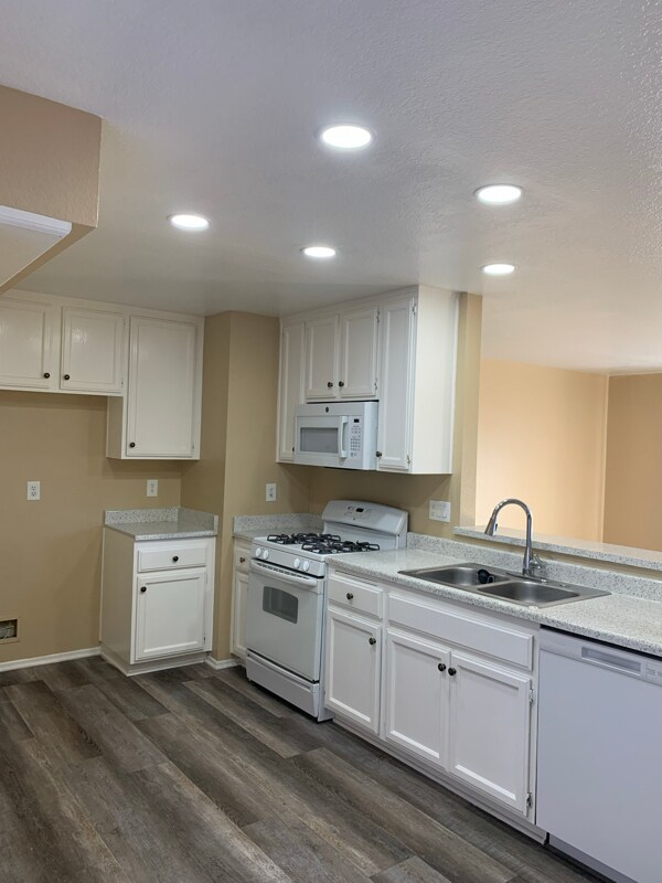 Building Photo - 1365 Crafton Ave