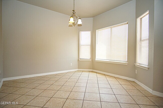 Building Photo - 12712 Tierra Karla Dr