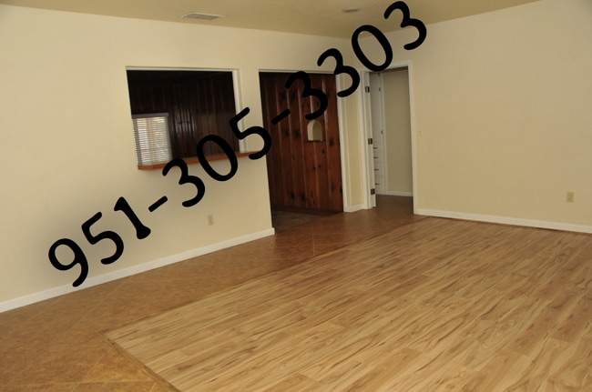 Building Photo - 494 Electric Ave