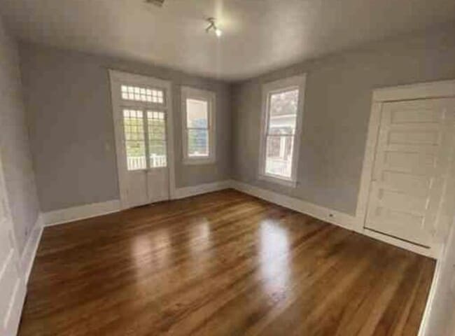 Building Photo - 639 W Elmira St