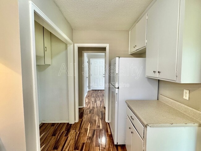 Building Photo - 523 Placid Dr