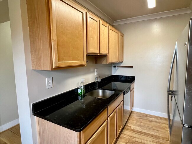 Building Photo - 2615 4th St NE