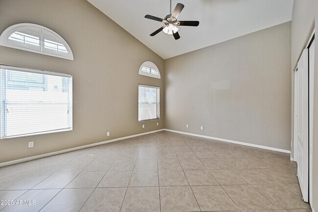 Building Photo - 3830 E Tanglewood Dr