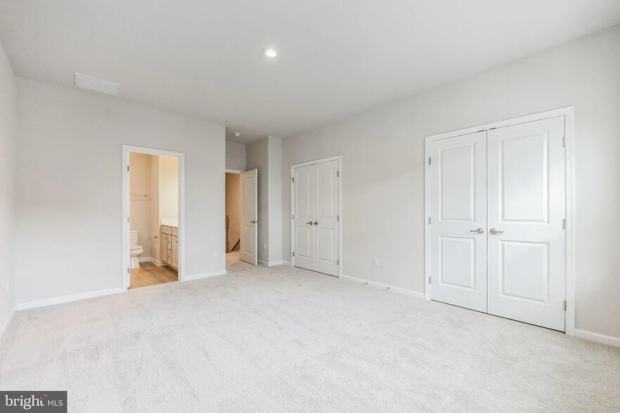 Third floor - master bed - 48 Sidney Ln
