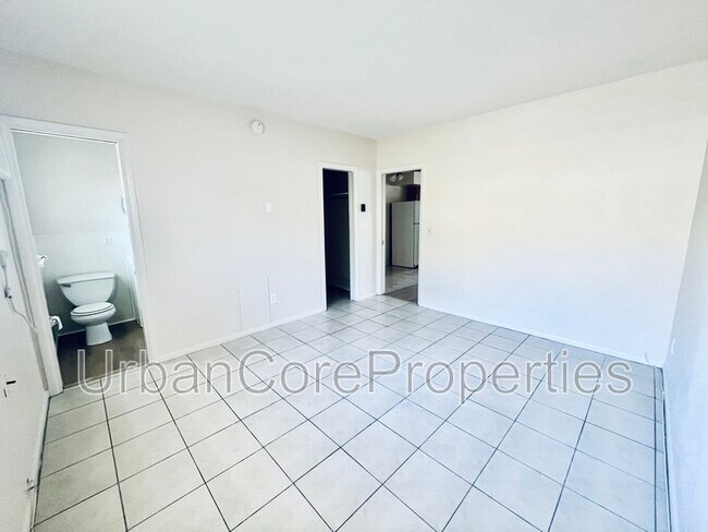 Building Photo - 115 7th Ave N