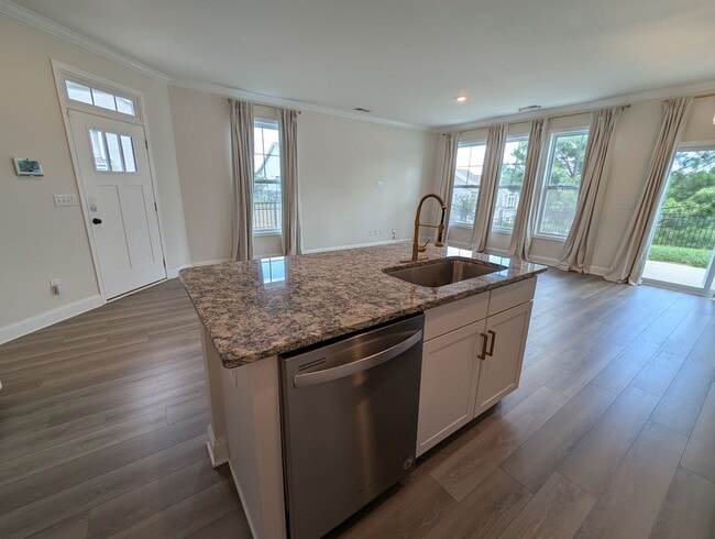 Building Photo - Modern Corner Lot Townhome located in the Ivy Ridge Community in South Carolina !