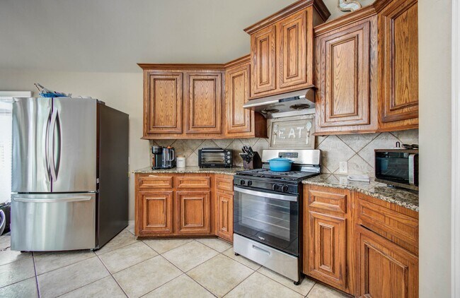 Building Photo - 13312 Highland Lake Ln