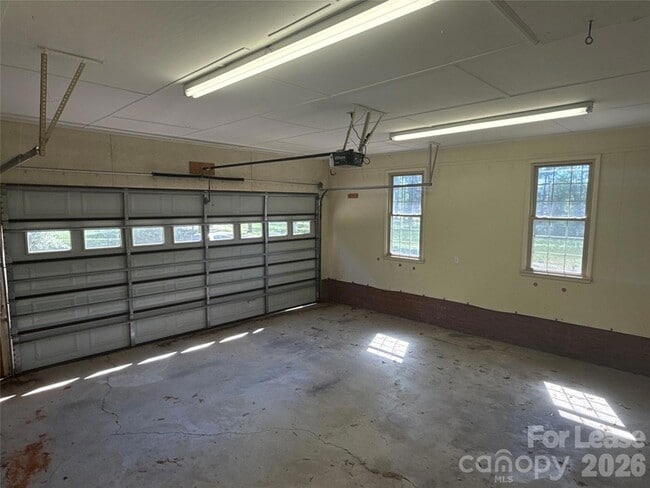 Building Photo - 1131 Kendrick Rd