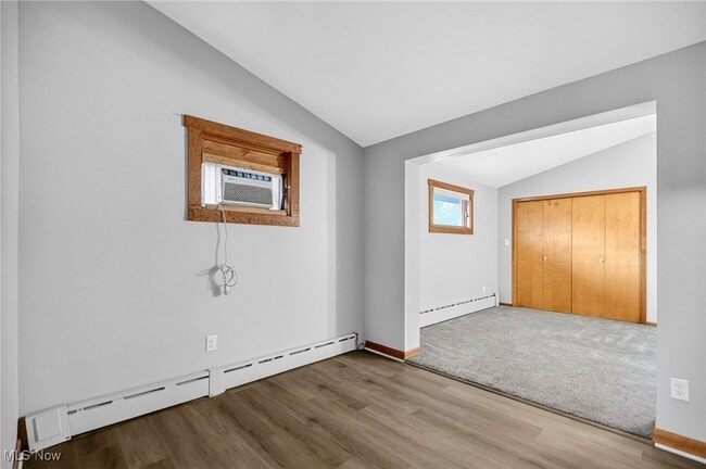 Building Photo - 3863 Wiltshire Rd