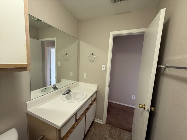 Building Photo - 10007 Emerald Creek Dr