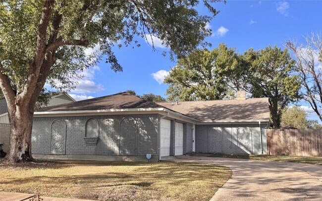 Primary Photo - 6610 Rockergate Dr