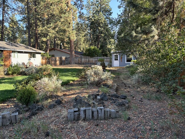 Building Photo - Peaceful Southwest Ranch Near Deschutes River