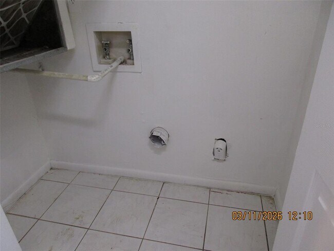 Building Photo - 131 Jones Ln