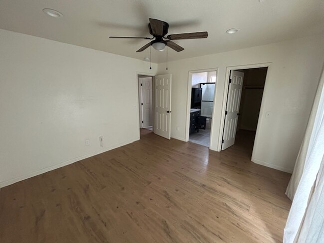 Building Photo - 3 bedroom 2 bathroom located in the El Dia...