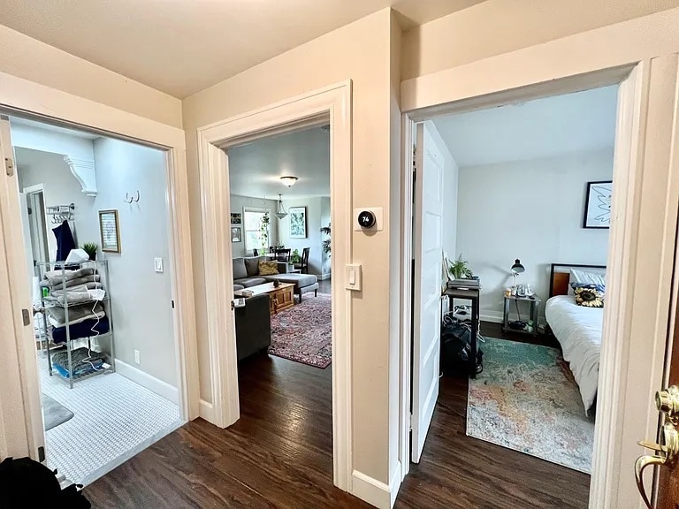 Entryway - 1426 Bath St