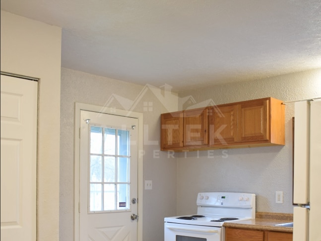 Building Photo - 489 Southward Dr