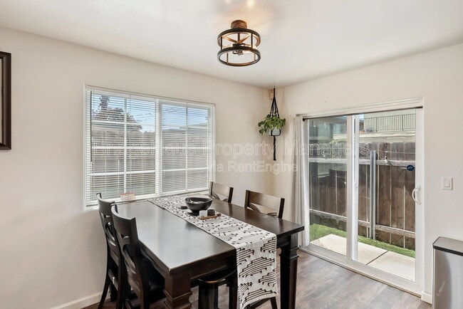 Building Photo - 832 Georgia St