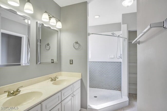 Building Photo - 10030 Salina St