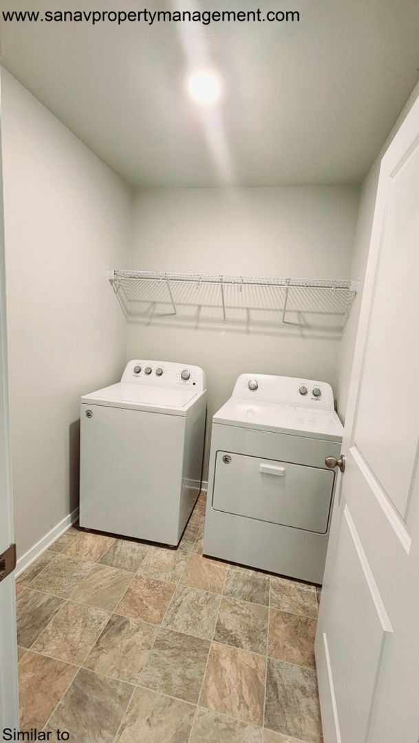 Building Photo - Charming & Spacious Home in Prime Ankeny L...
