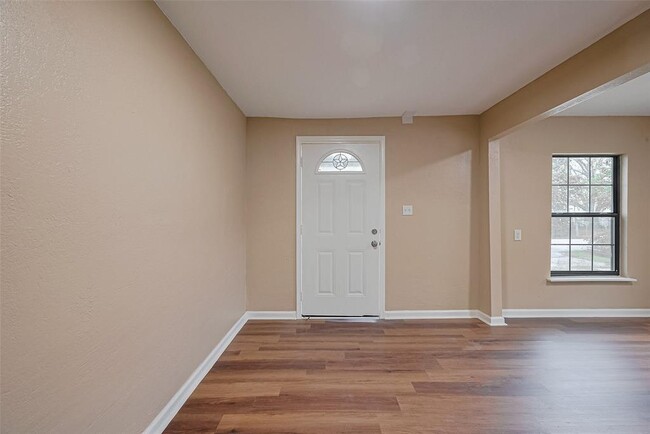 Building Photo - 1311 Pershing St