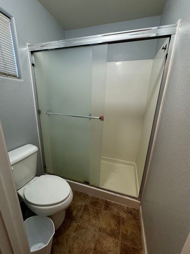 Building Photo - 4 BEDROOM WITH POOL IN DYNAMITE RANCH