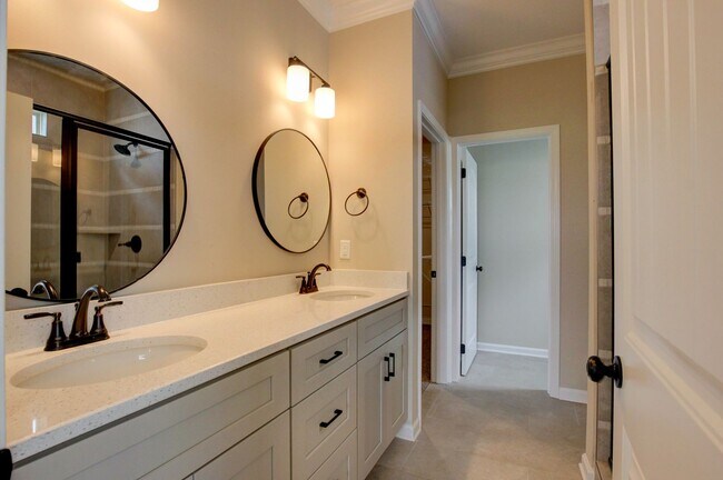 Building Photo - 2547 Rafiki Dr