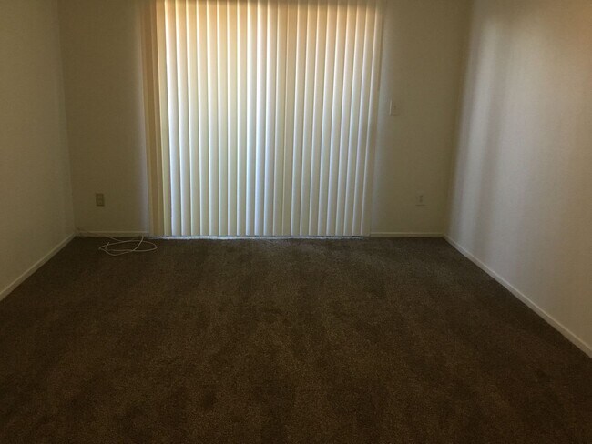 Building Photo - 563 W Alamos Ave