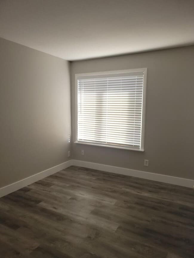 Building Photo - Hialeah- Beautifully Remodeled Single-Story Condo 3-Bedroom Home Near UNLV & Airport