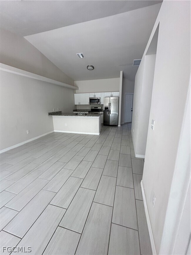 Building Photo - 604 SE 8th Terrace