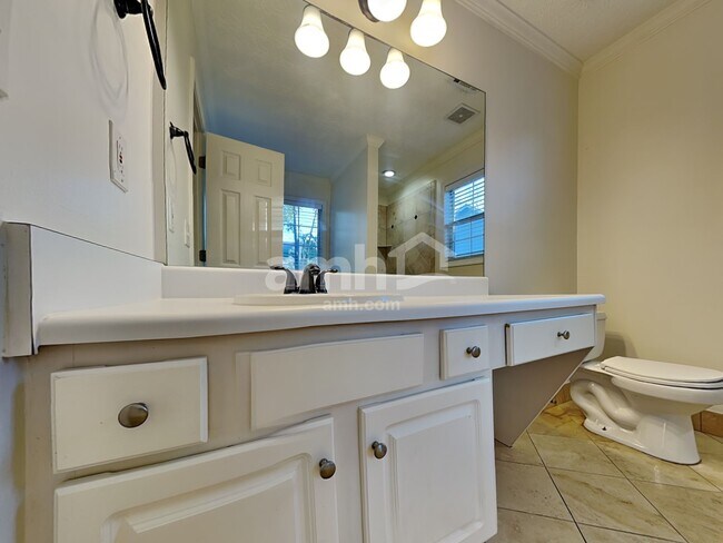 Building Photo - 677 New England Way