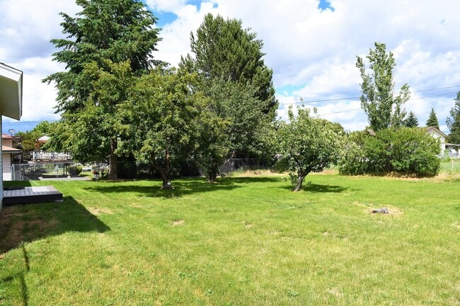 Building Photo - 2905 S Bowdish Rd
