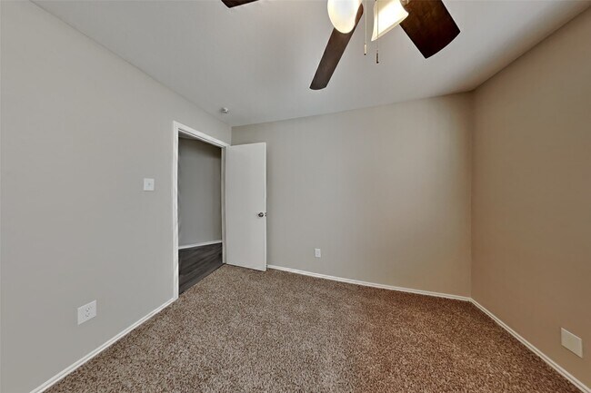 Building Photo - 4327 Palmer Plantation Dr