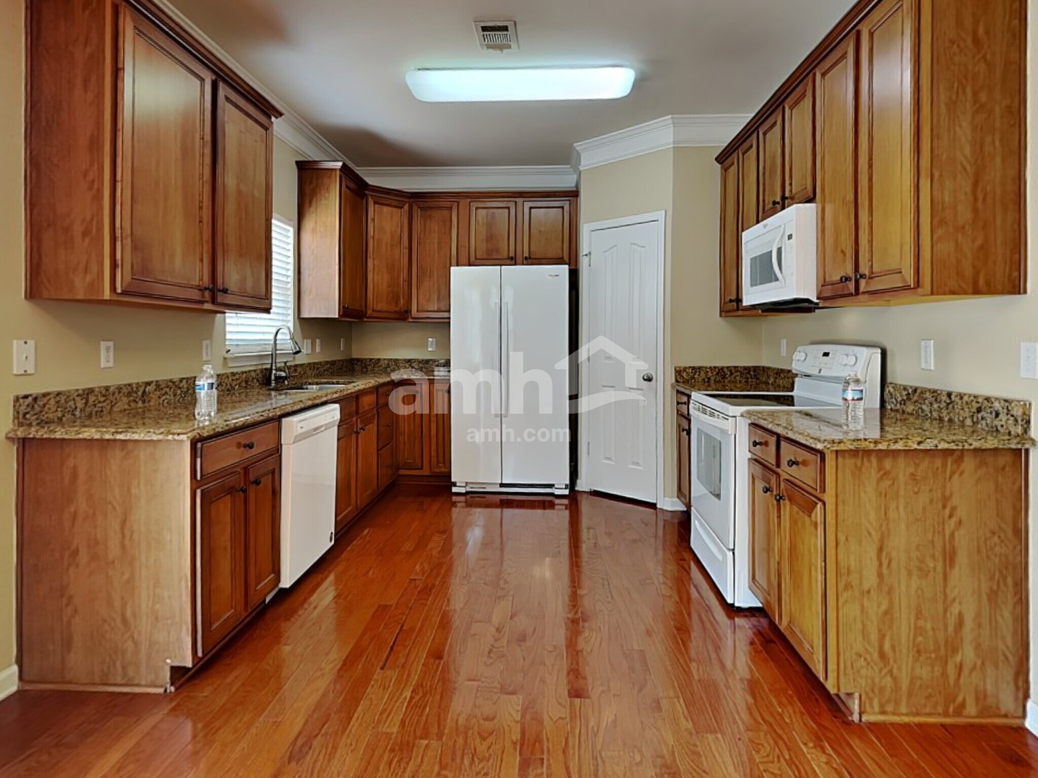 Building Photo - 11 Knoll Ridge Dr