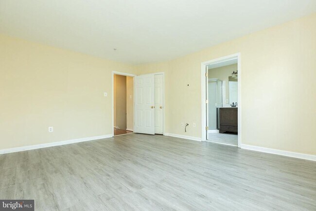 Building Photo - 8213 Brooktree St