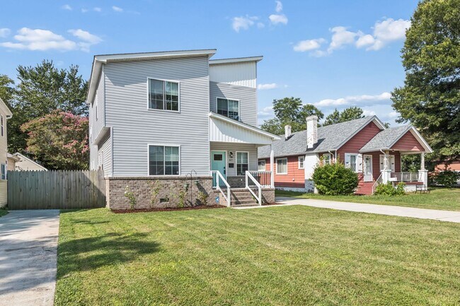 Building Photo - 317 Cottonwood Ave